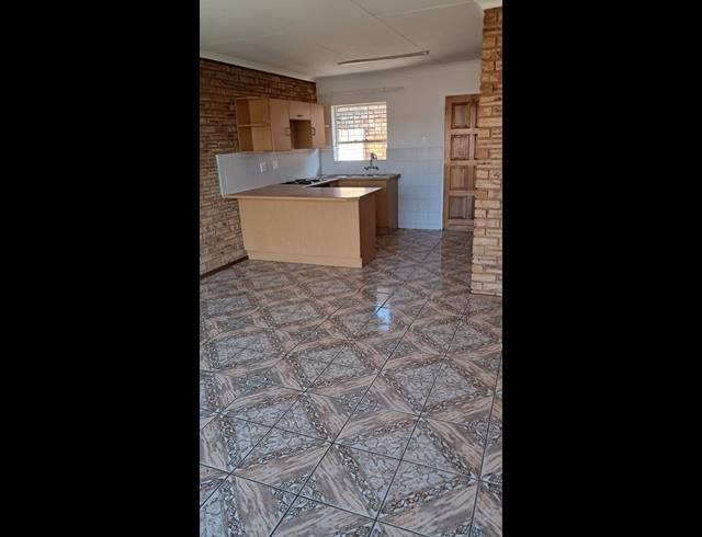 2 BEDROOM TOWNHOUSE FOR SALE IN NOORDHEUWEL